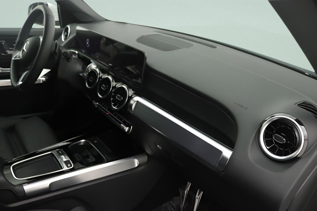 Certified 2026 Mercedes-Benz GLB 250 image 22