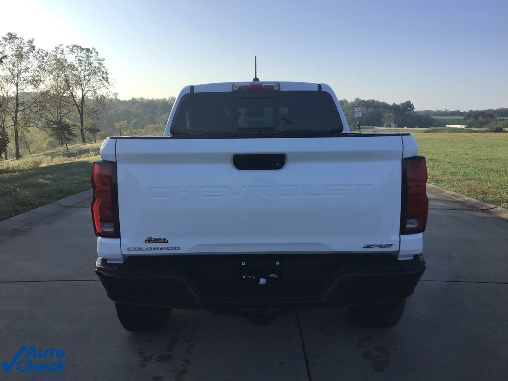 Used 2025 Chevrolet Colorado ZR2 w/ Technology Package image 4