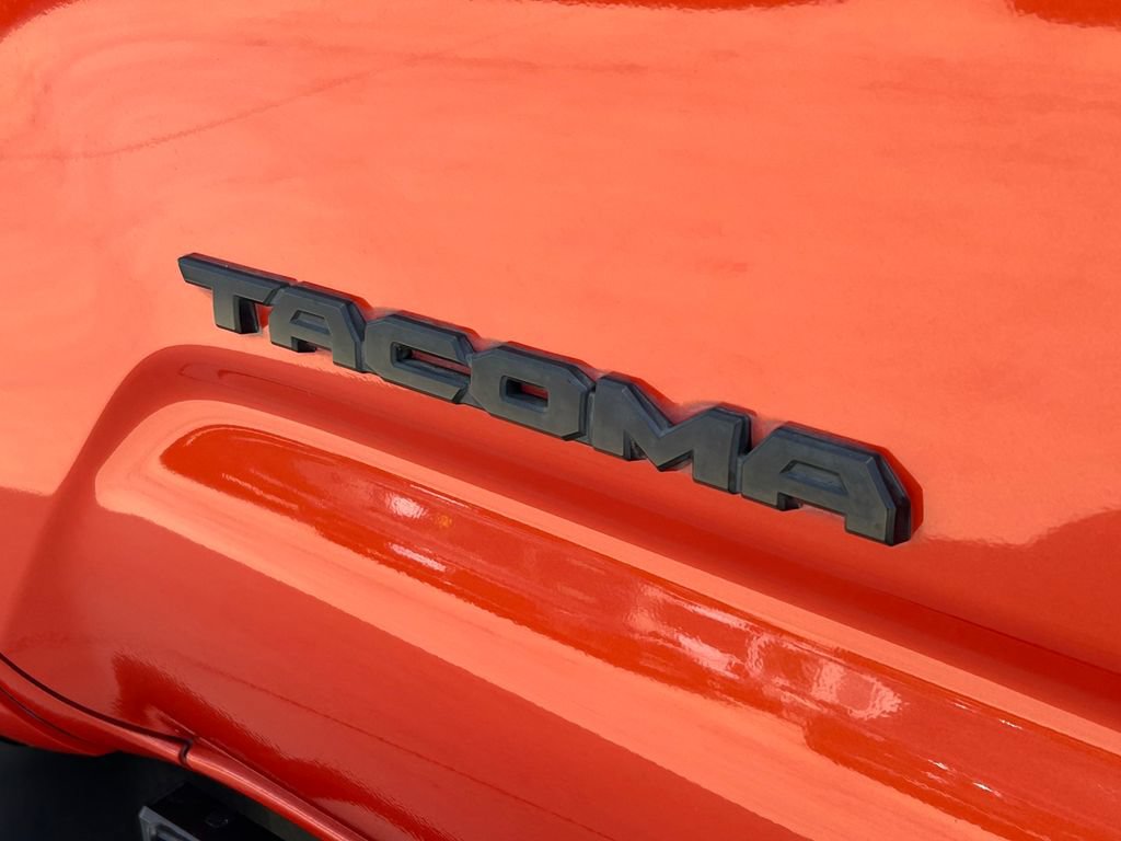 Used 2016 Toyota Tacoma TRD Sport w/ Towing Package AWD/4WD image 16