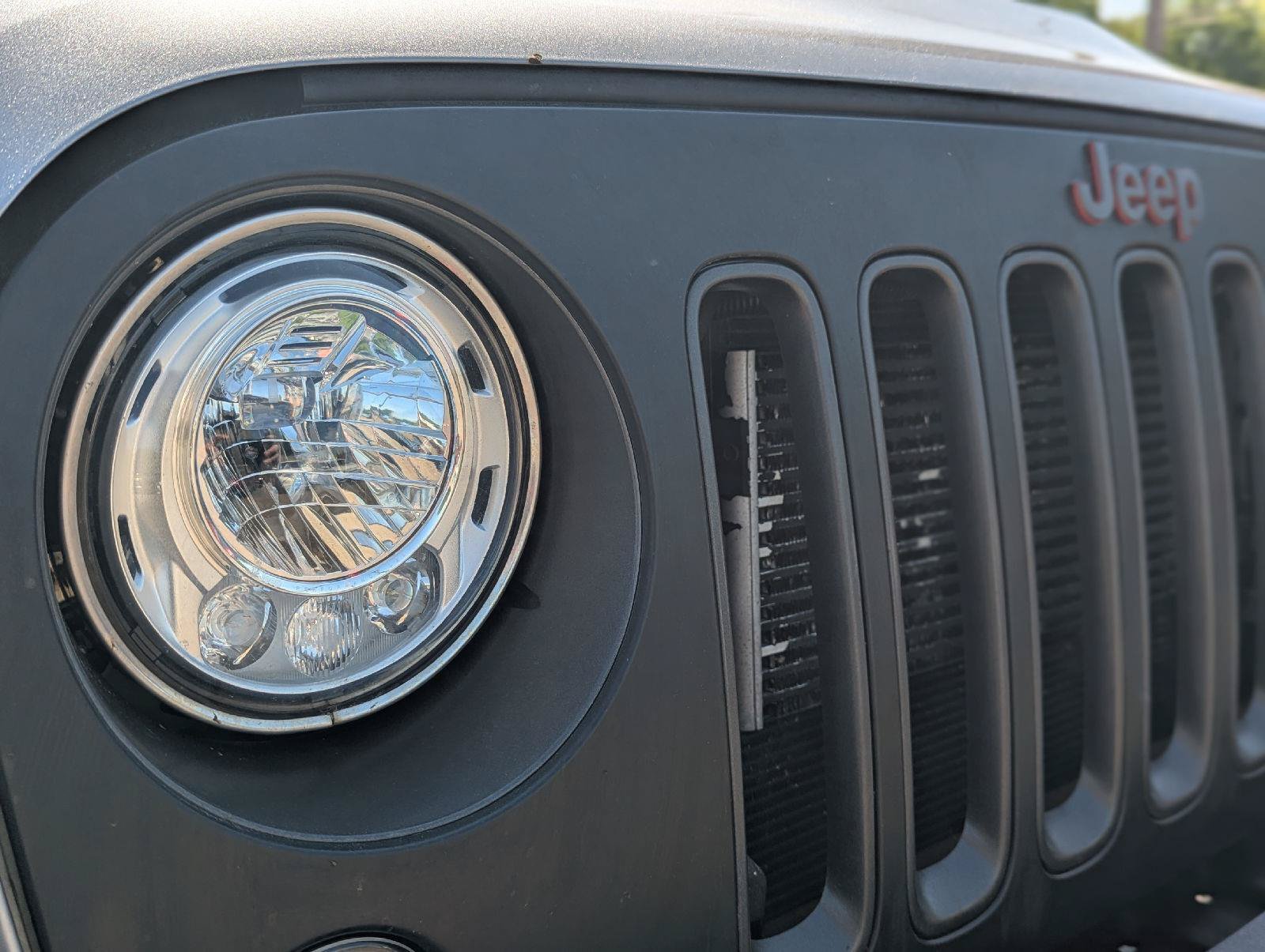 Used 2018 Jeep Wrangler Unlimited Rubicon w/ Max Tow Package AWD/4WD image 35