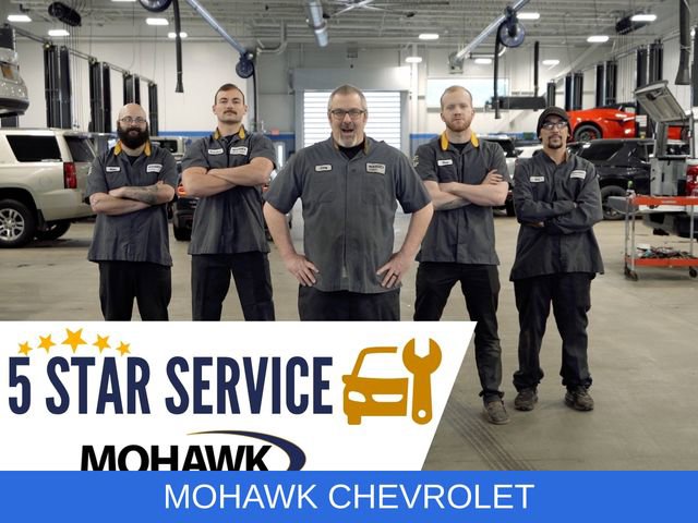 Used 2018 Chevrolet Equinox LT w/ Sun & Infotainment Package image 3