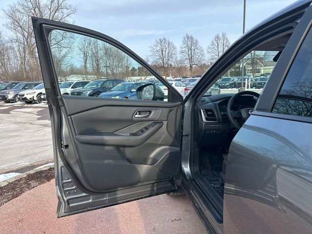 Used 2026 Nissan Rogue SV w/ Cold Weather Package image 11