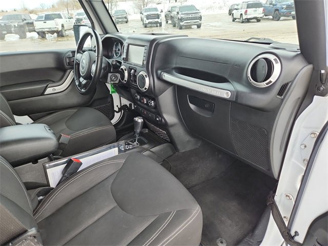 Used 2017 Jeep Wrangler Unlimited Sahara image 24