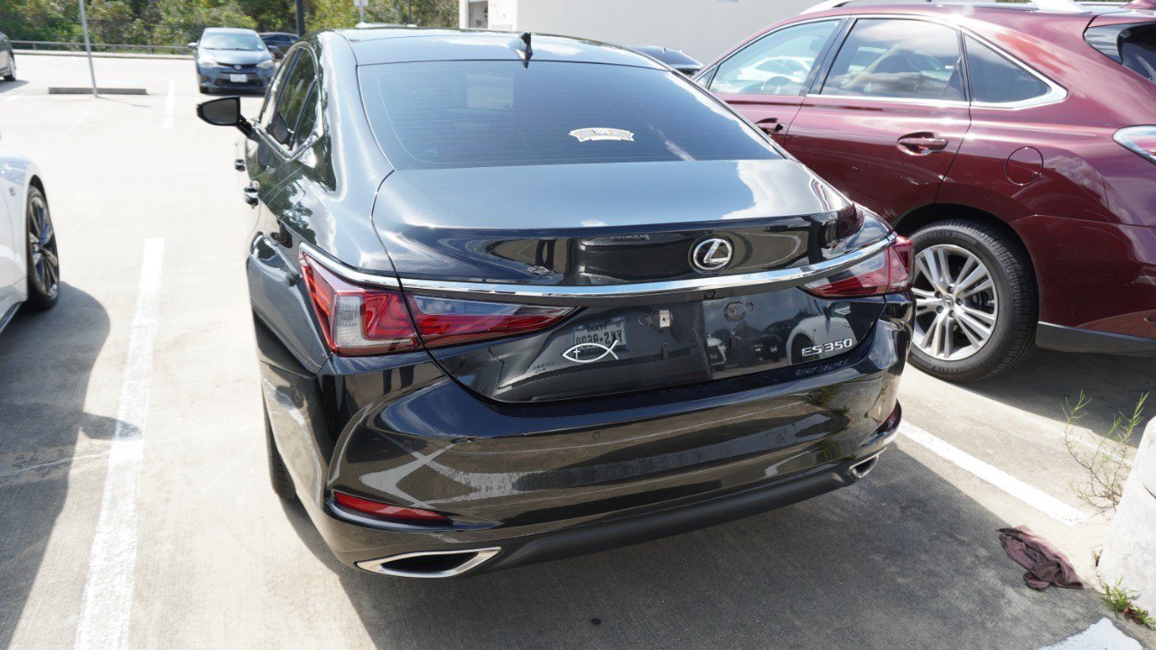 Used 2024 Lexus ES 350 w/ Premium Package FWD image 5