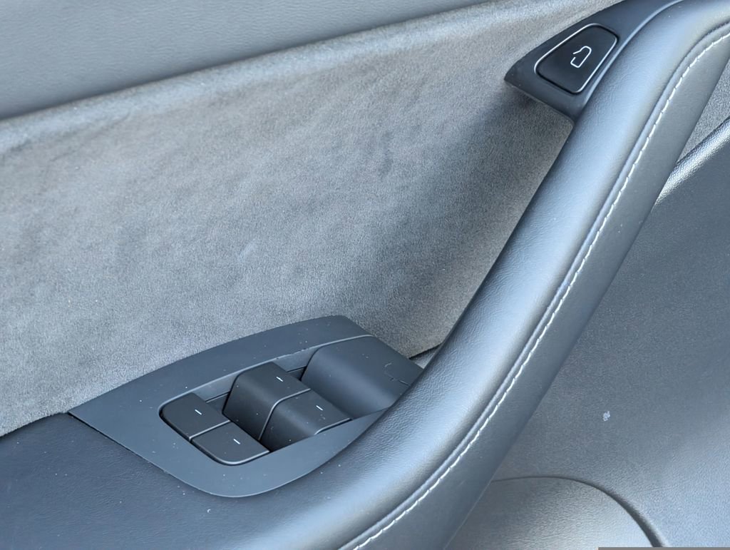 Used 2021 Tesla Model Y Long Range image 15