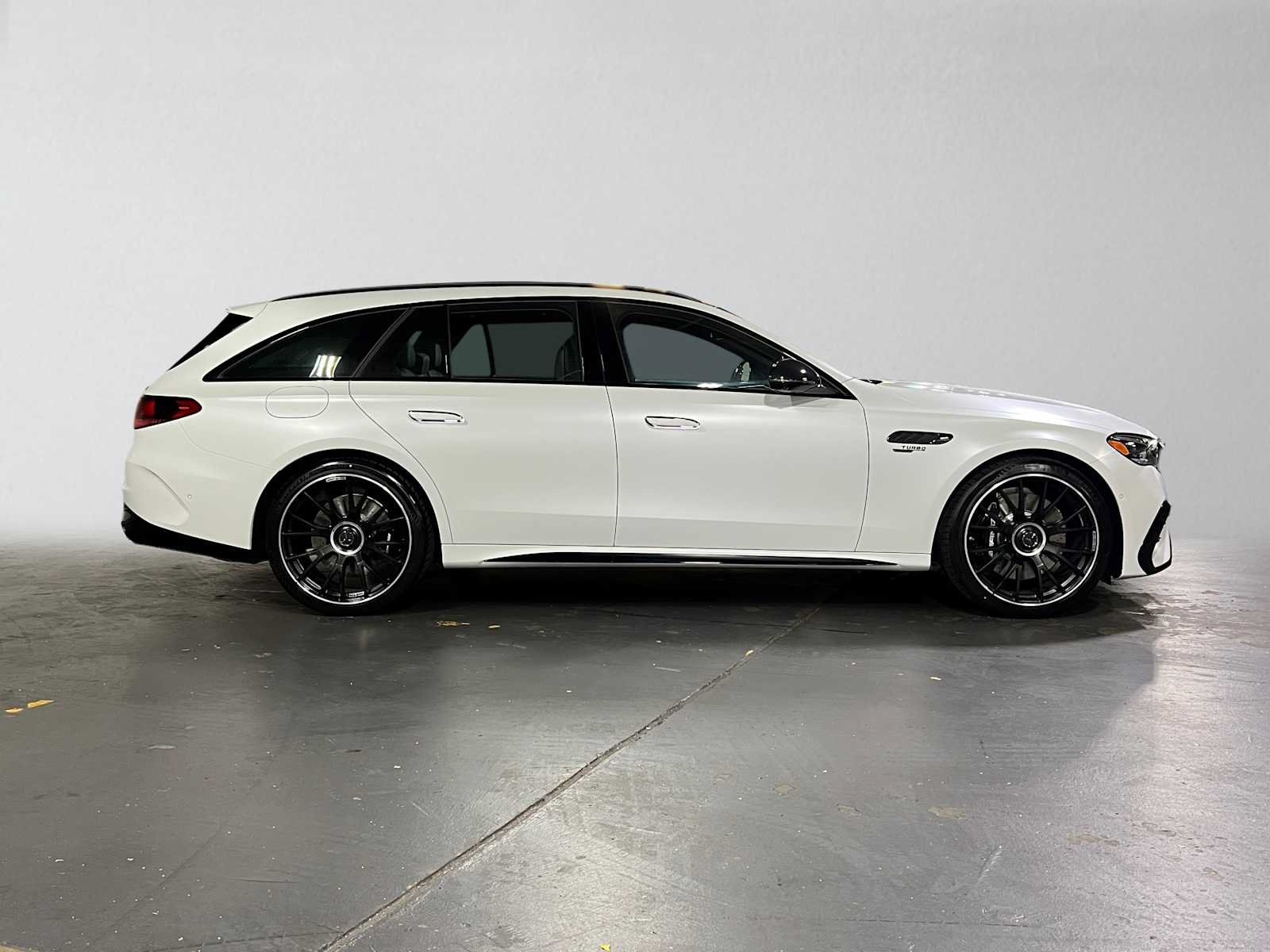 New 2027 Mercedes-Benz E 53 AMG e 4MATIC Wagon image 2