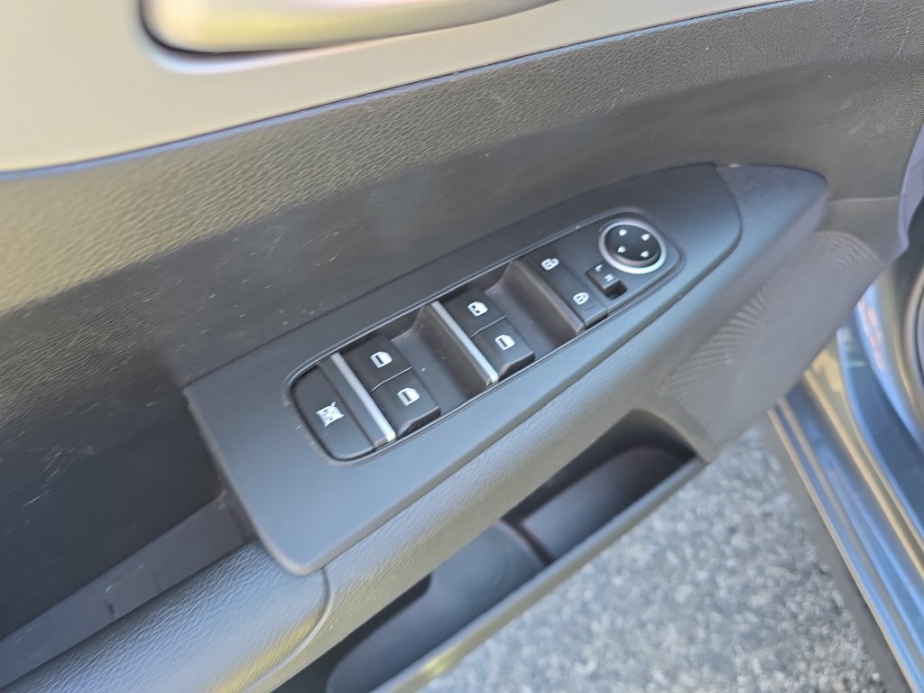 Used 2024 Kia Forte LXS FWD image 11