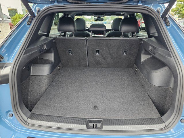 Used 2025 Volkswagen Tiguan SE R-Line AWD/4WD image 18