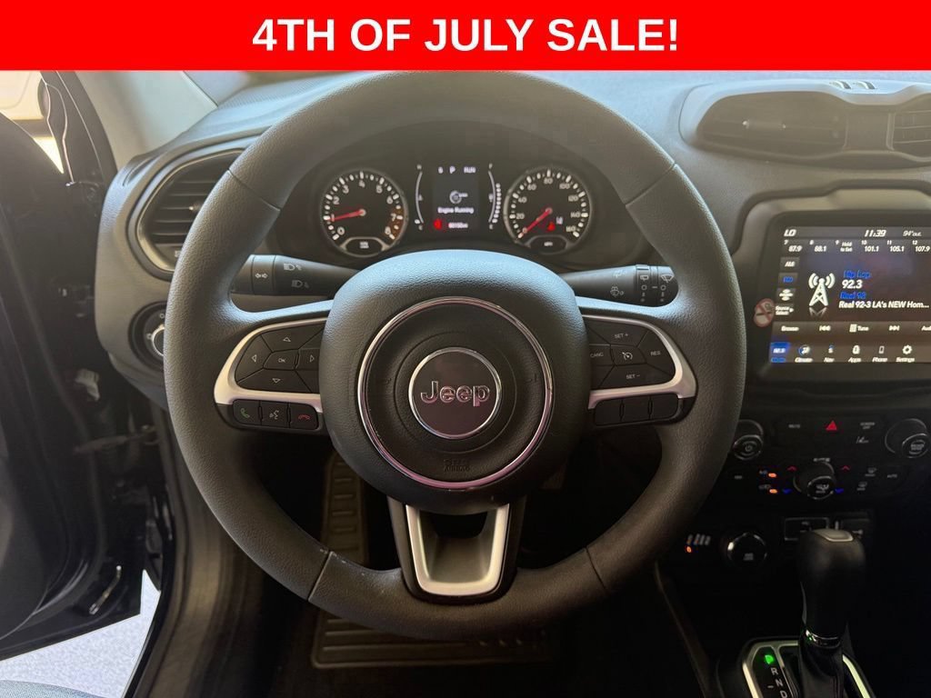 Used 2023 Jeep Renegade Latitude AWD/4WD image 16