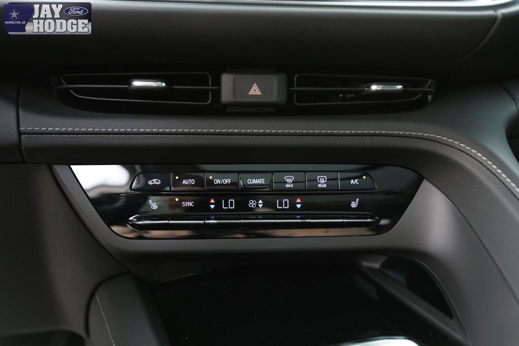 Used 2023 Buick Envision Essence w/ Technology Package I image 21