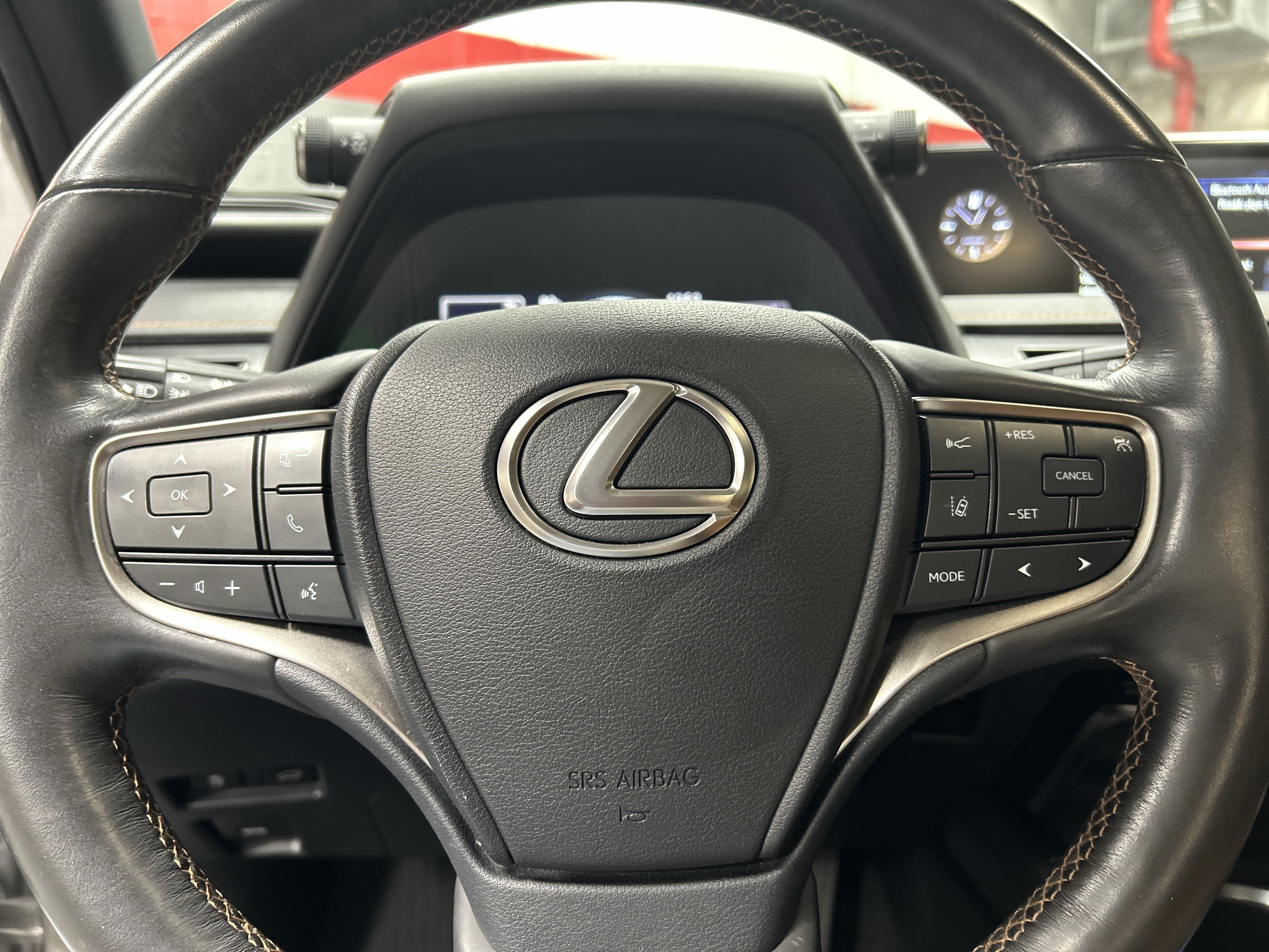 Used 2020 Lexus UX 250h w/ Premium Package AWD/4WD image 18