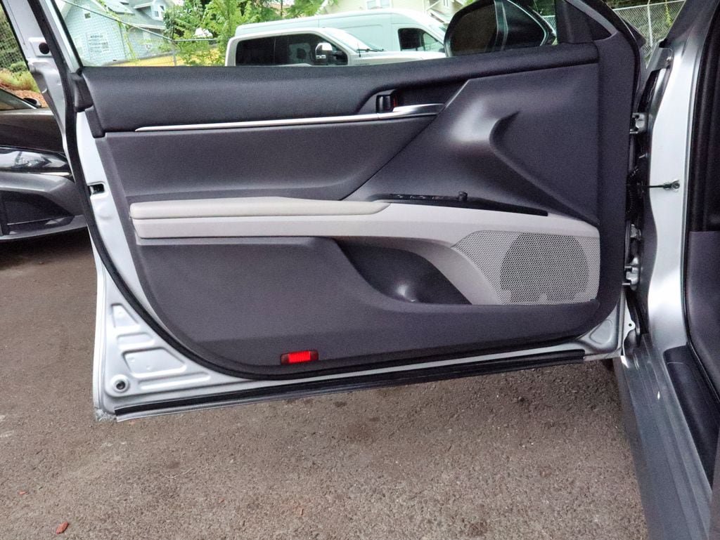 Used 2020 Toyota Camry LE FWD image 52