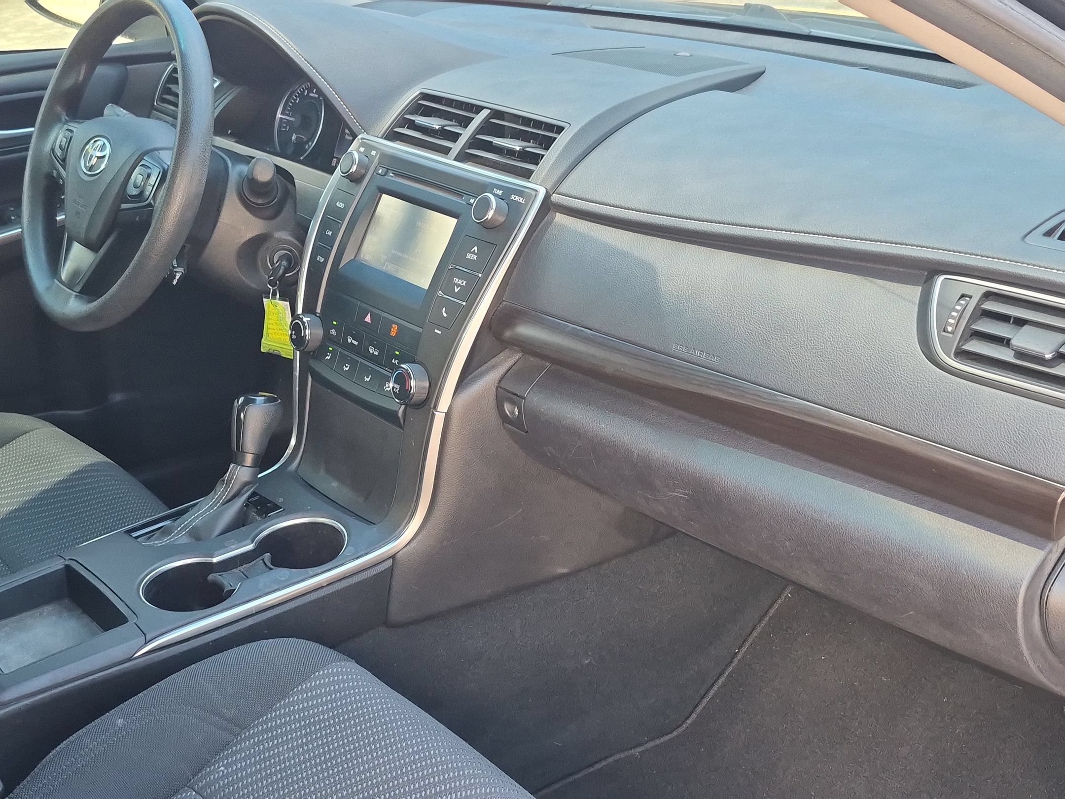 Used 2017 Toyota Camry LE FWD image 26