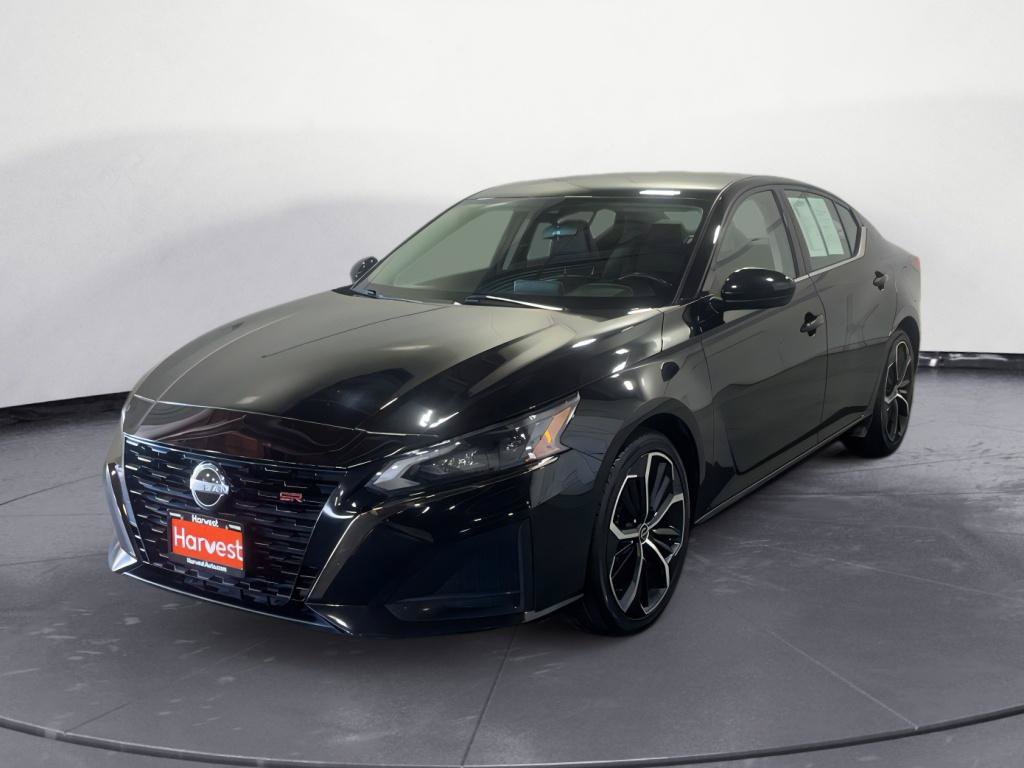Used 2024 Nissan Altima 2.5 SR FWD image 2
