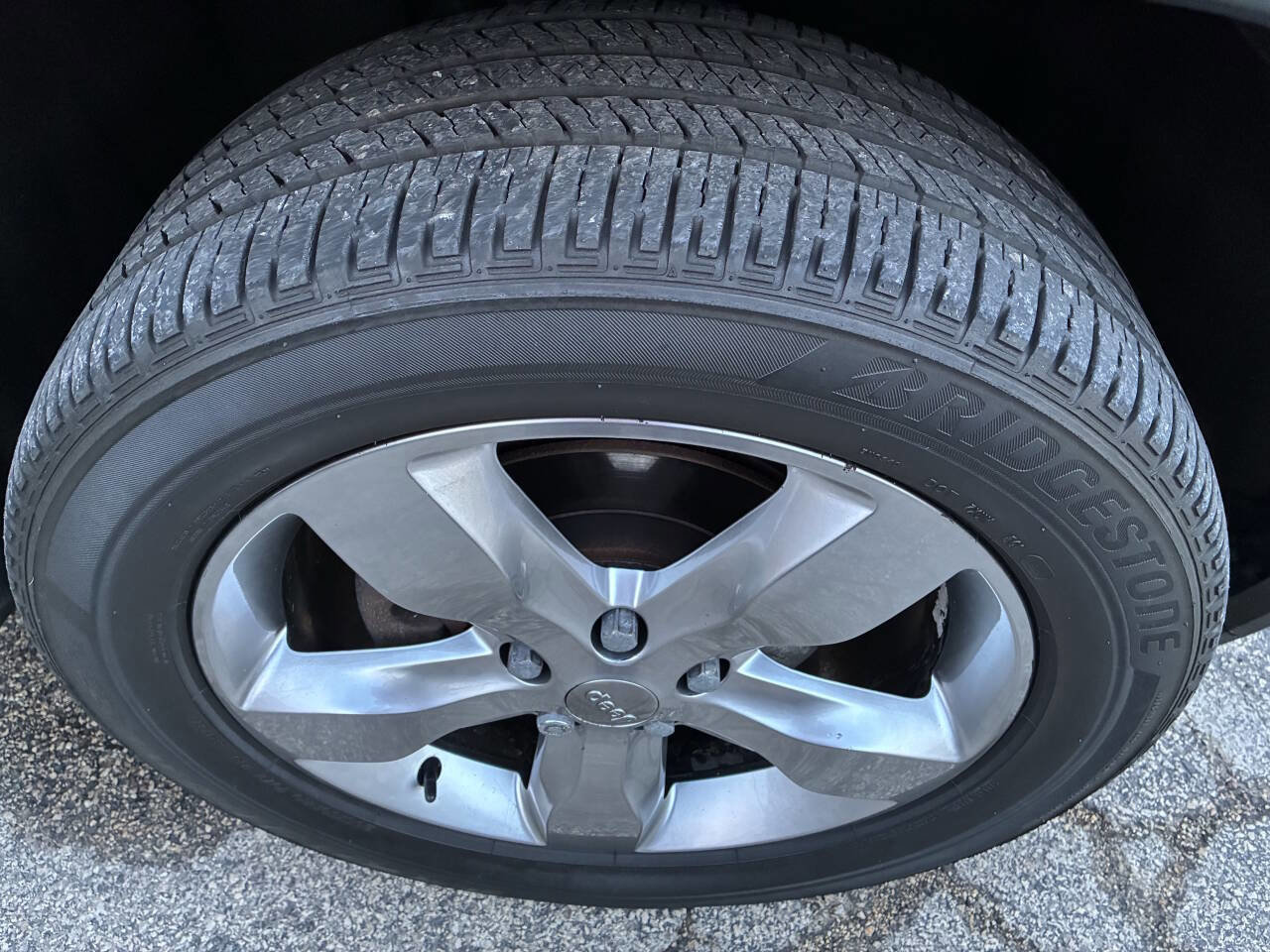 Used 2013 Jeep Grand Cherokee Overland image 31