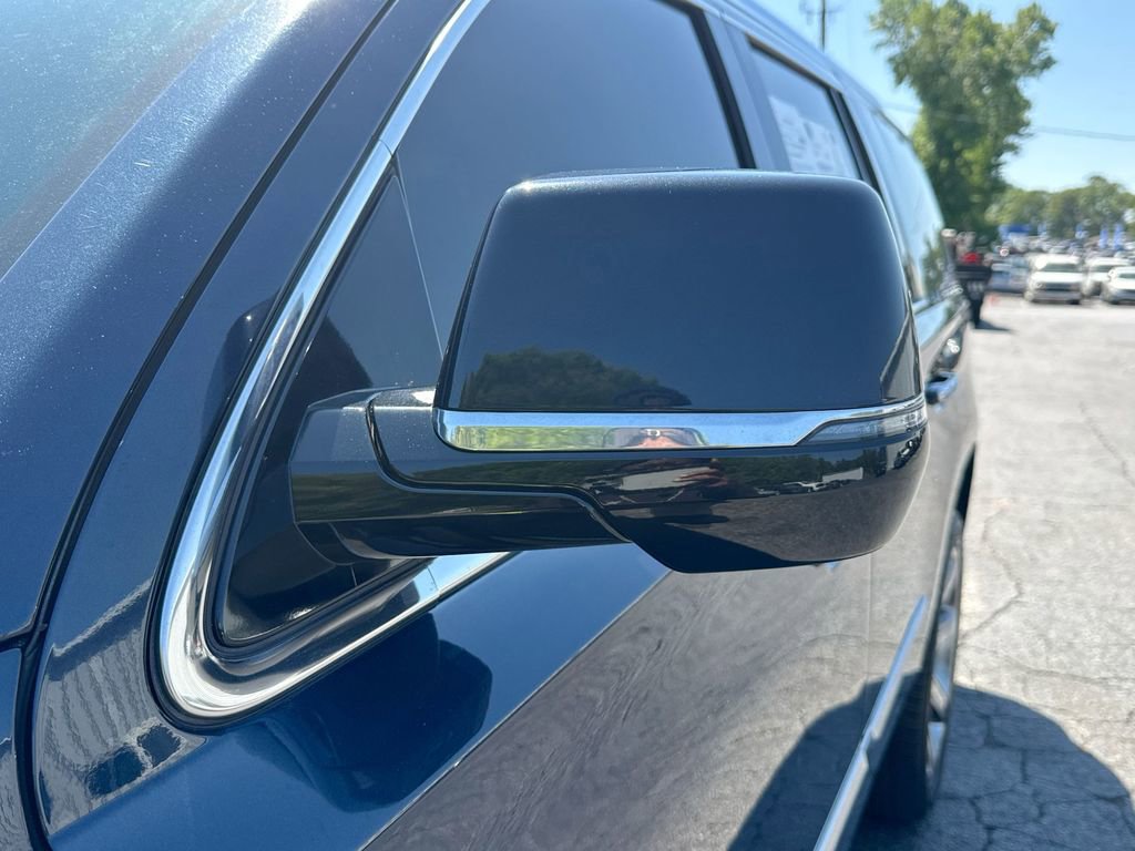 Used 2017 Cadillac Escalade Premium Luxury image 11