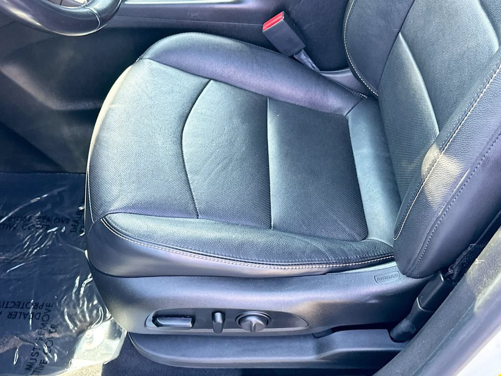 Certified 2020 Chevrolet Equinox Premier w/ Premier Redline Edition FWD image 18