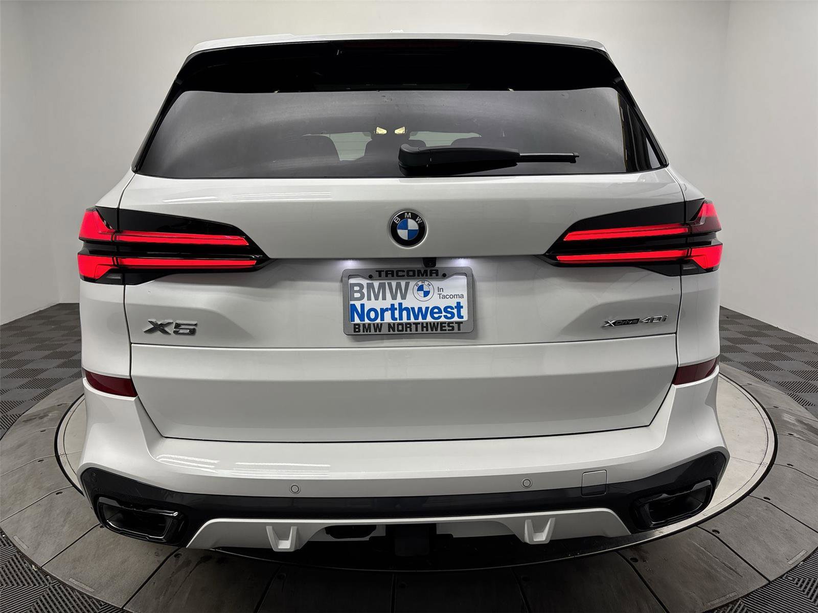 New 2026 BMW X5 xDrive40i w/ M Sport Package image 15