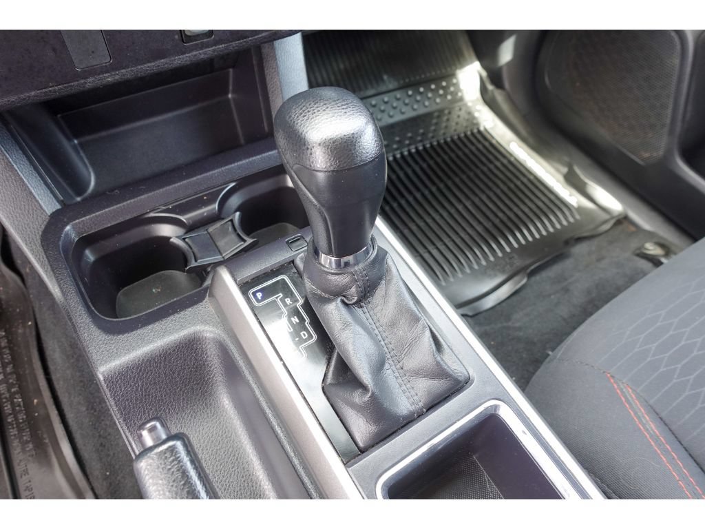 Used 2017 Toyota Tacoma SR5 w/ Tow Package AWD/4WD image 17