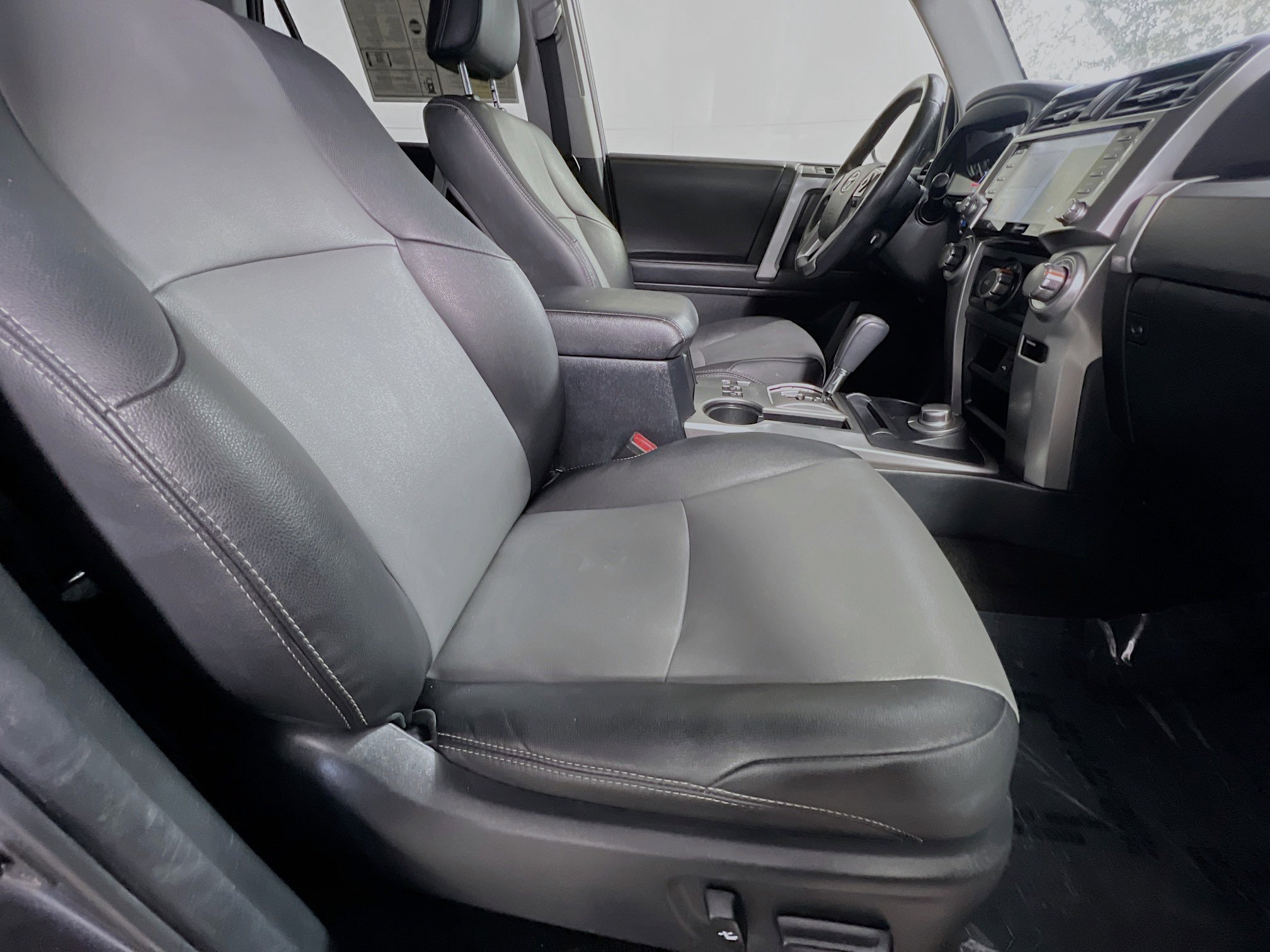 Used 2023 Toyota 4Runner SR5 Premium image 31