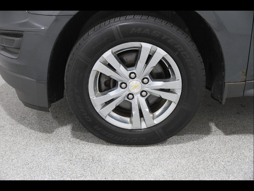 Used 2017 Chevrolet Equinox LS image 19