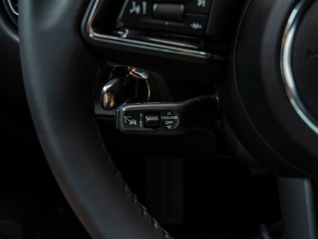 Used 2026 Porsche Macan image 19