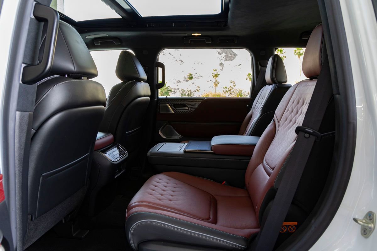 Used 2025 INFINITI QX80 Autograph AWD/4WD image 25
