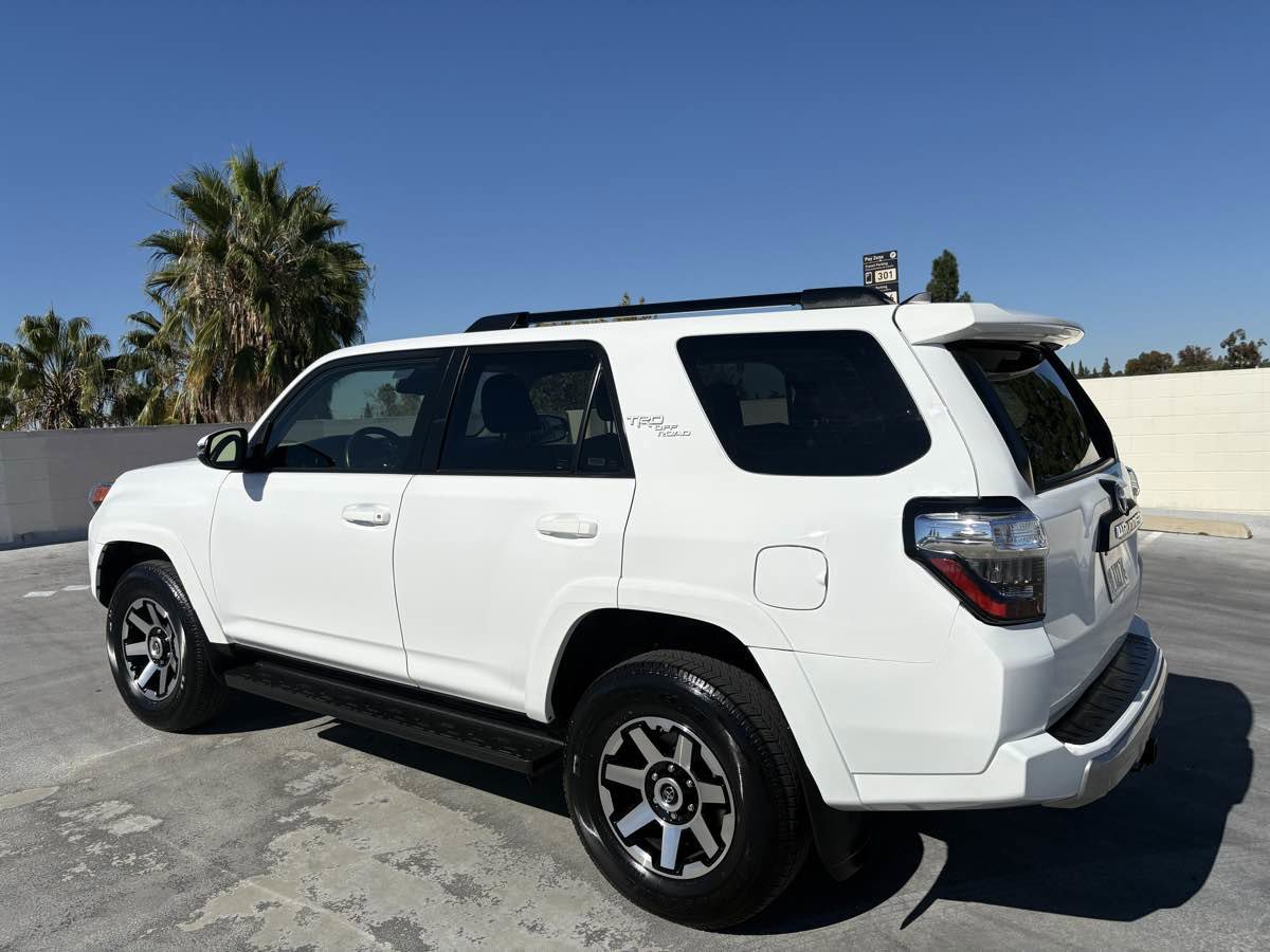Used 2024 Toyota 4Runner TRD Off-Road Premium image 9