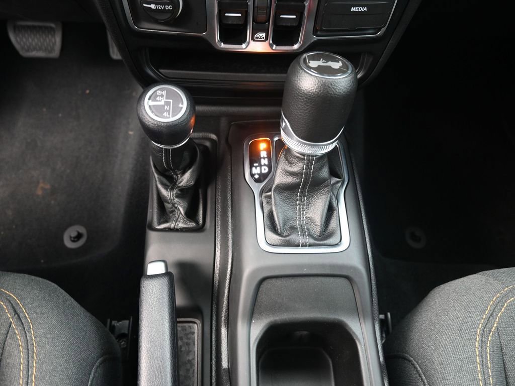 Used 2024 Jeep Wrangler Sport S image 13