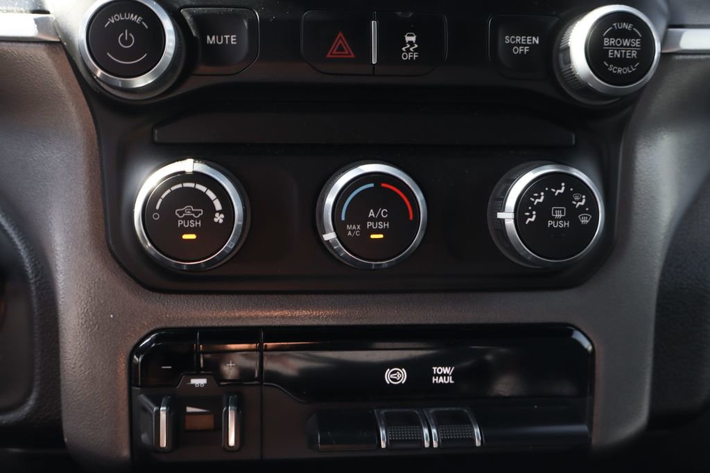 Used 2022 RAM 3500 Big Horn image 37