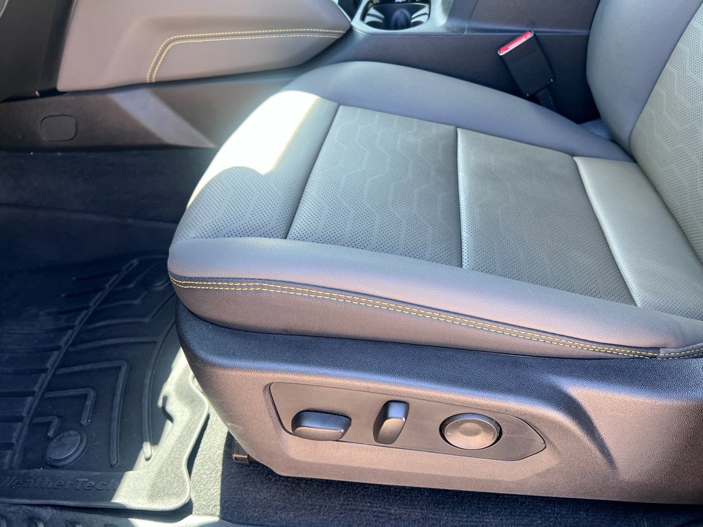 Used 2024 Chevrolet Colorado ZR2 w/ ZR2 Convenience Package III image 19