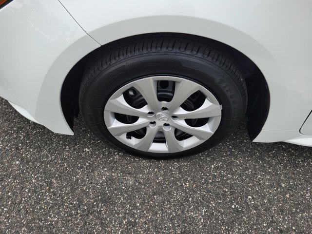 Used 2024 Toyota Corolla LE FWD image 5