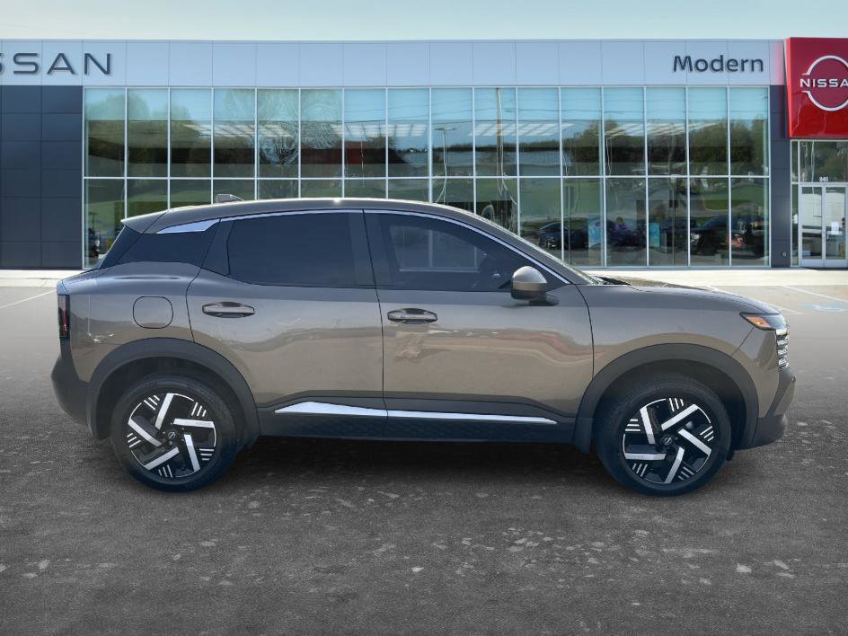 Certified 2025 Nissan Kicks SV image 3