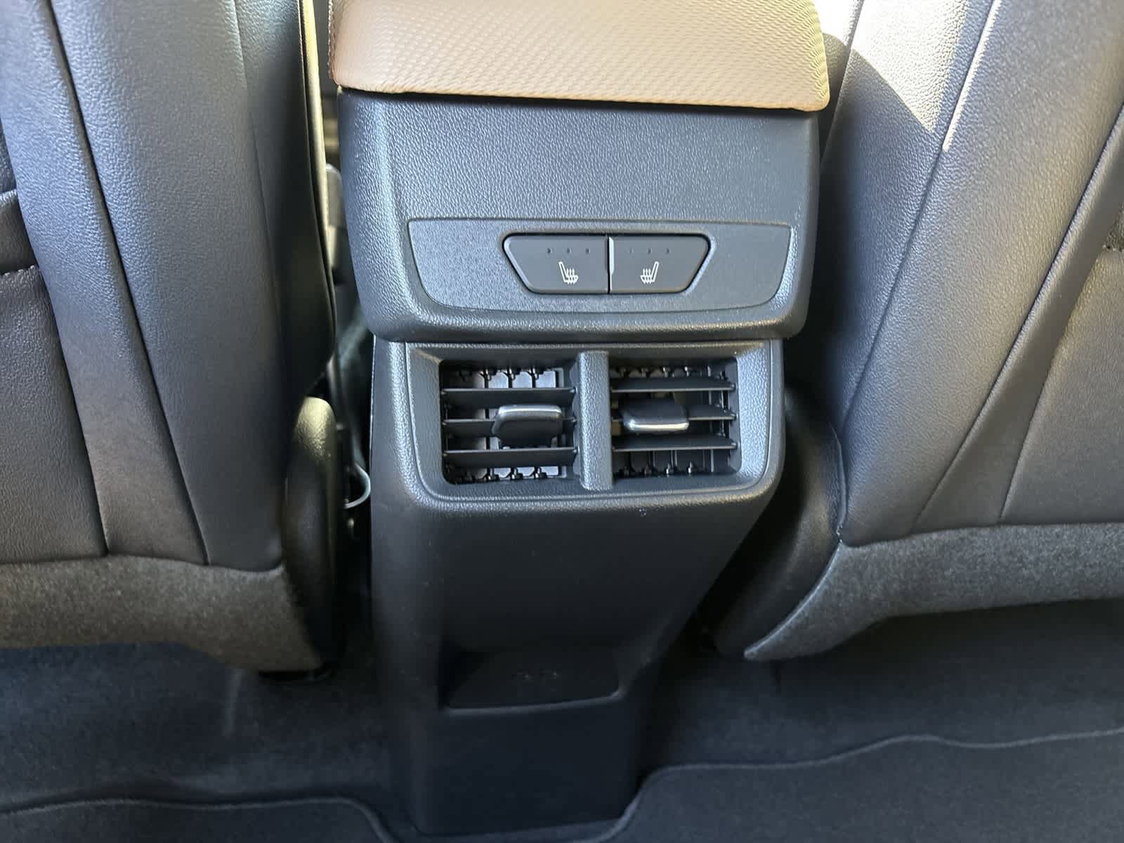 New 2026 Chevrolet Equinox ACTIV w/ Convenience Package III AWD/4WD image 21