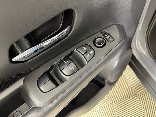 Used 2023 Nissan Kicks SV image 12