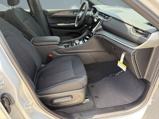 New 2026 Jeep Grand Cherokee L Laredo AWD/4WD image 30