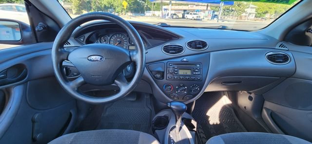 Used 2003 Ford Focus LX FWD image 8