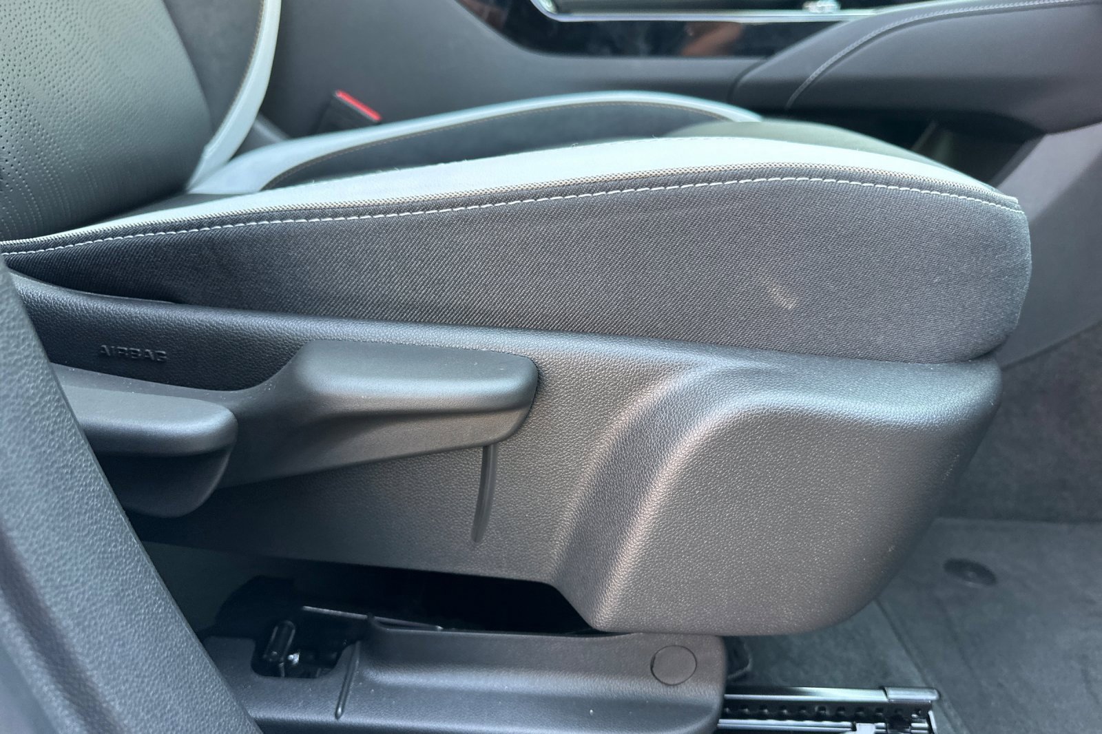 Used 2025 Buick Envision Sport Touring image 24