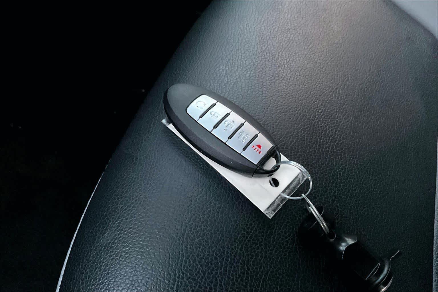 Certified 2021 Nissan Kicks SR w/ SR Premium Package FWD image 14