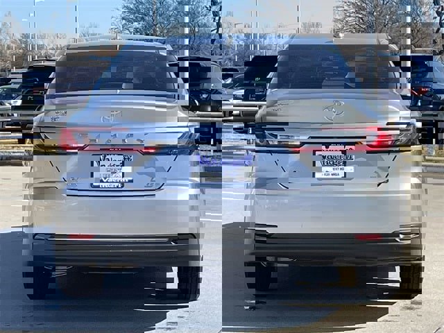 Used 2025 Toyota Camry LE image 5