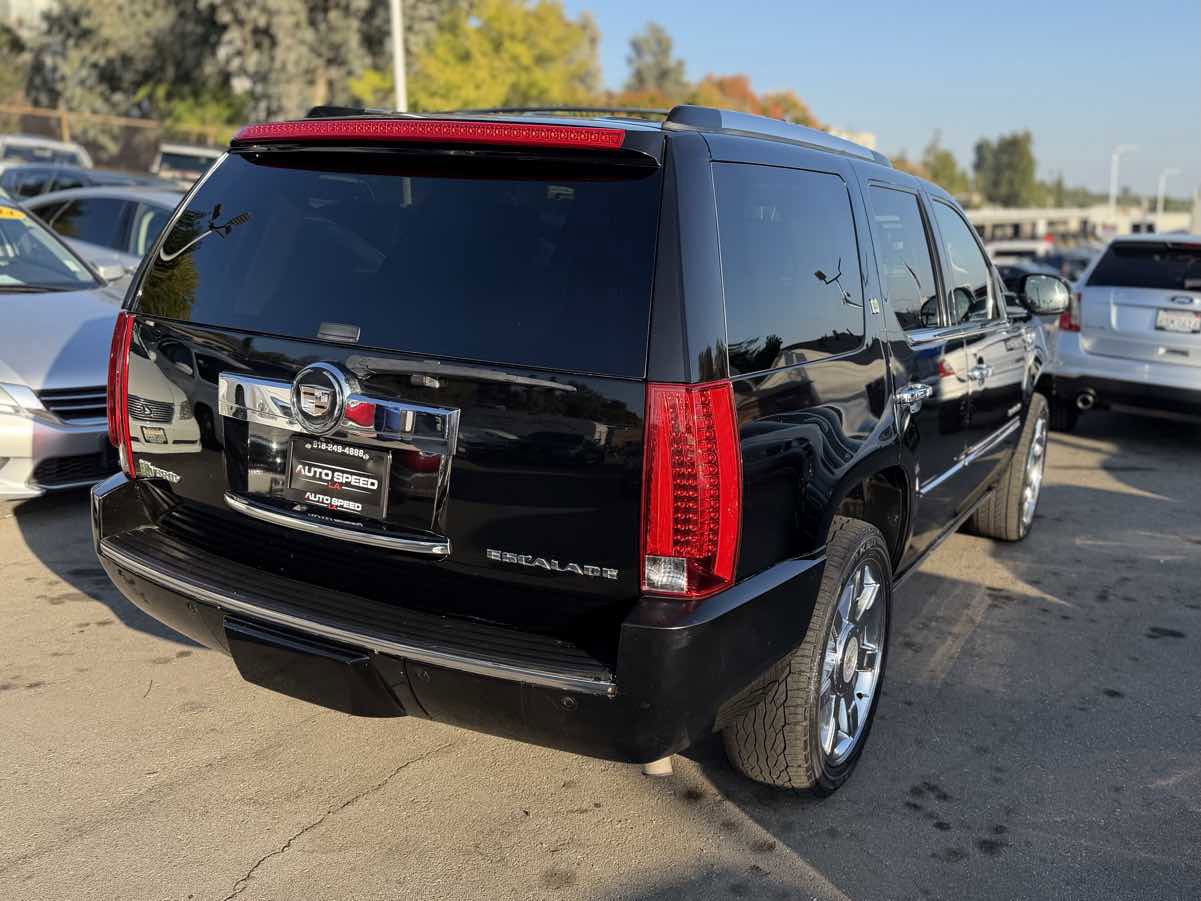 Used 2011 Cadillac Escalade 4WD Hybrid image 6
