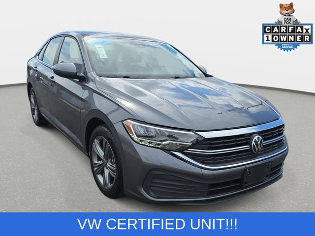 Used 2024 Volkswagen Jetta SE FWD image 3