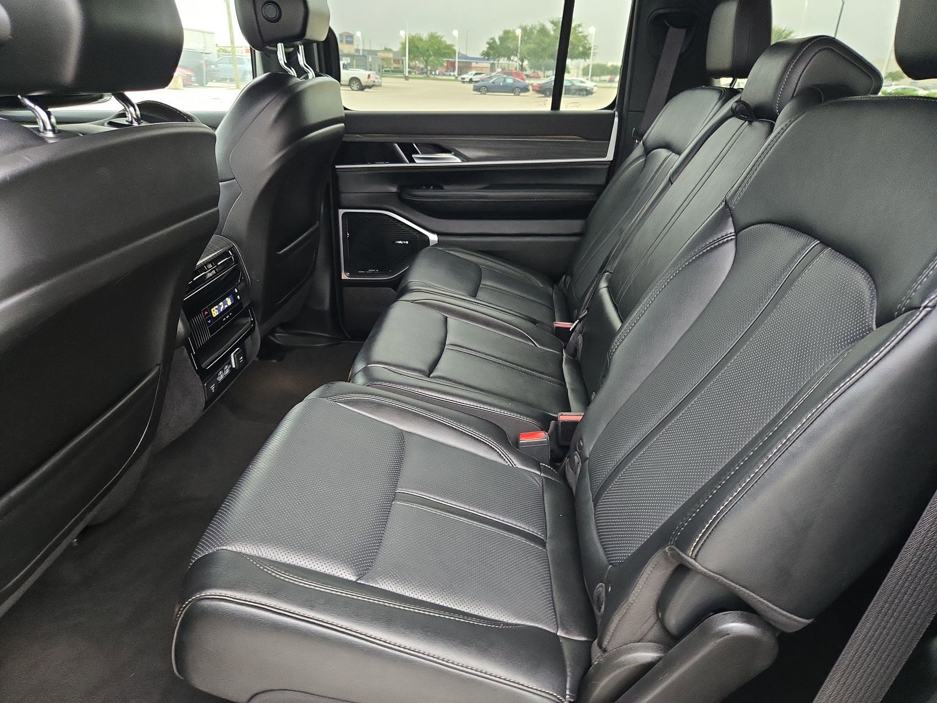 Used 2024 Jeep Wagoneer Series II w/ Flexible Seating Group RWD image 27