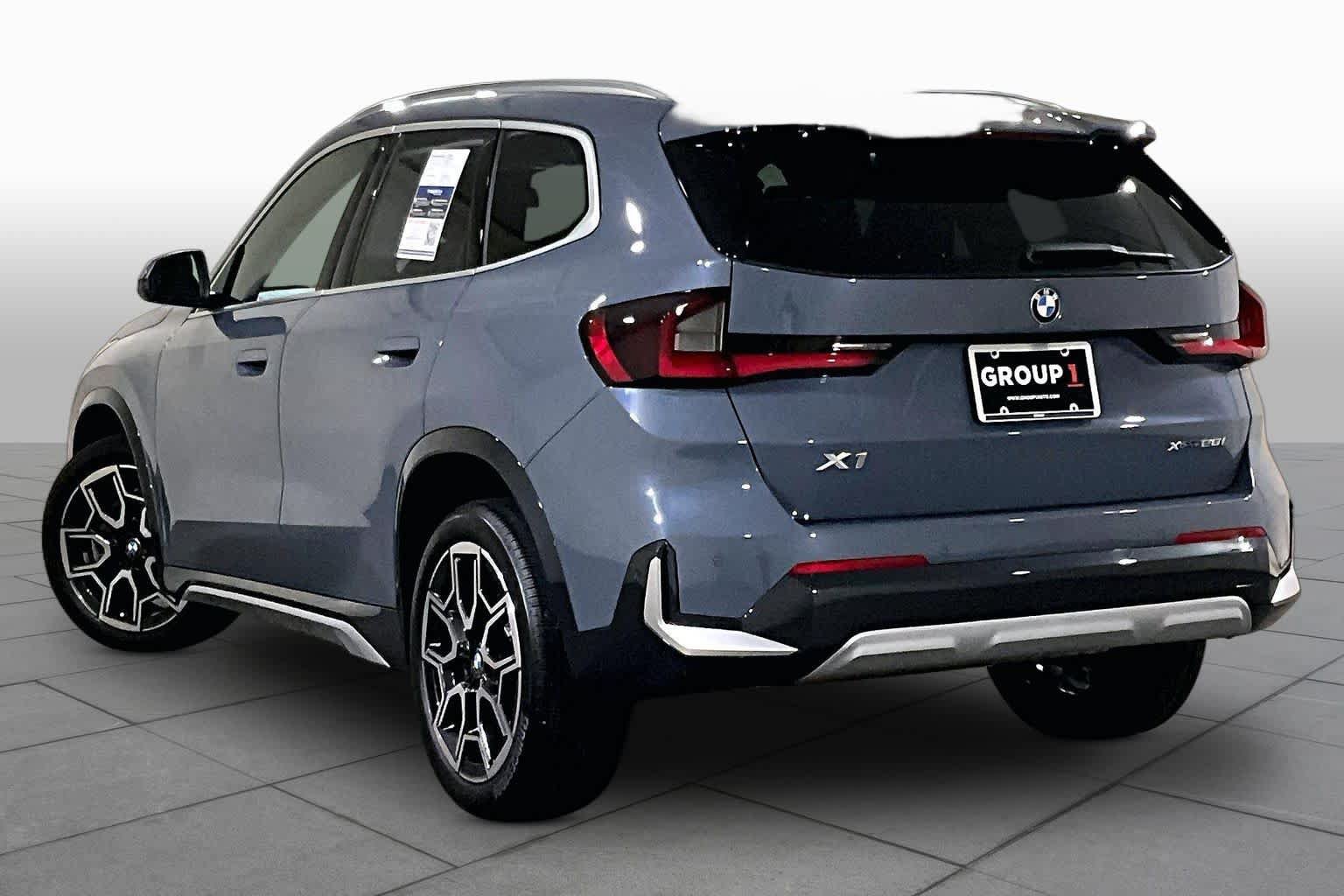 Used 2025 BMW X1 xDrive28i AWD/4WD image 11
