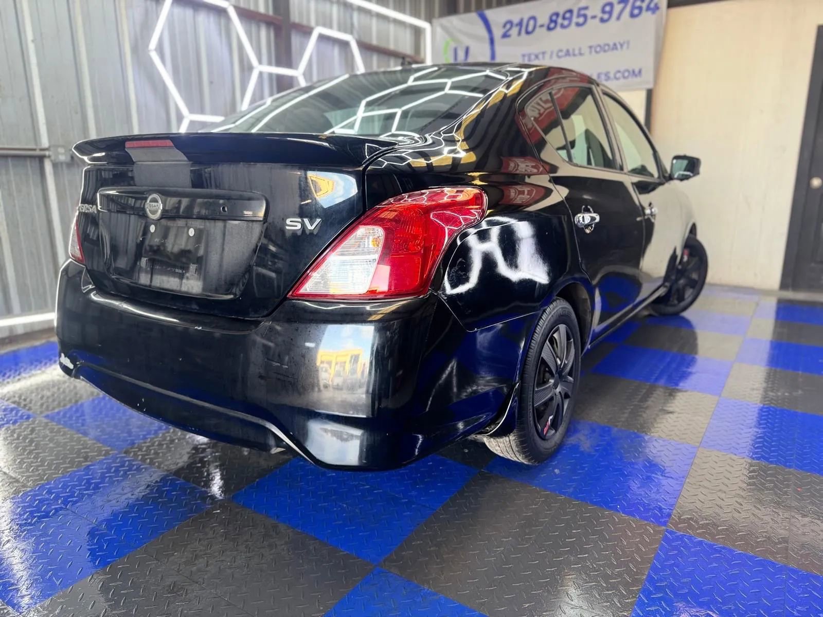 Used 2016 Nissan Versa SV image 18