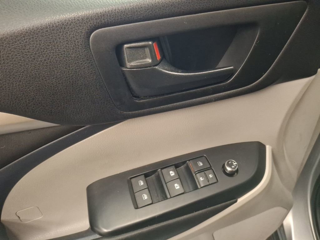 Used 2015 Toyota Highlander Plus image 17