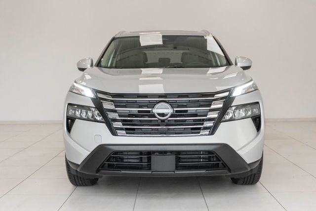 Used 2025 Nissan Rogue SV w/ SV Premium Package image 5