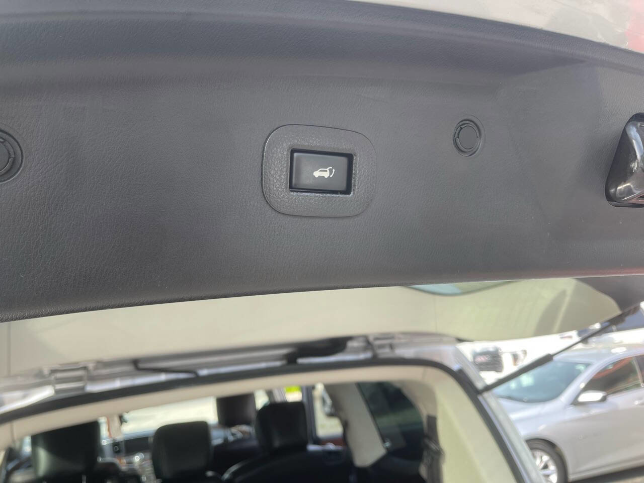 Used 2018 Nissan Armada SV w/ Driver Package RWD image 14