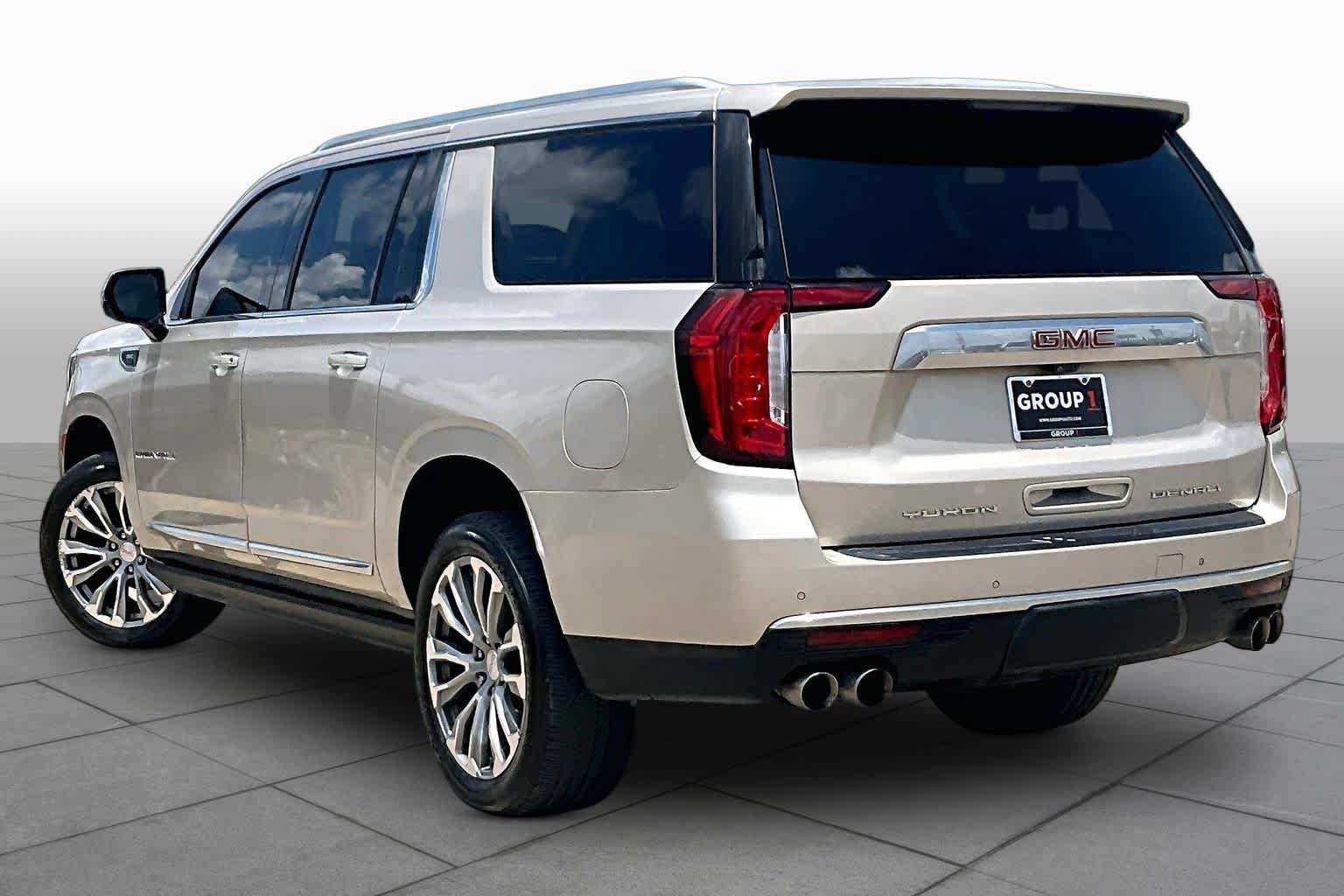 Used 2021 GMC Yukon XL Denali w/ Denali Premium Package RWD image 12