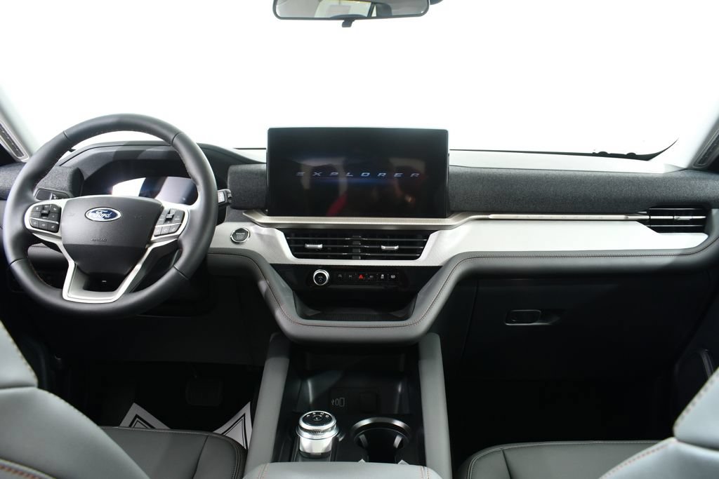 New 2026 Ford Explorer Active w/ Active Comfort Package AWD/4WD image 7